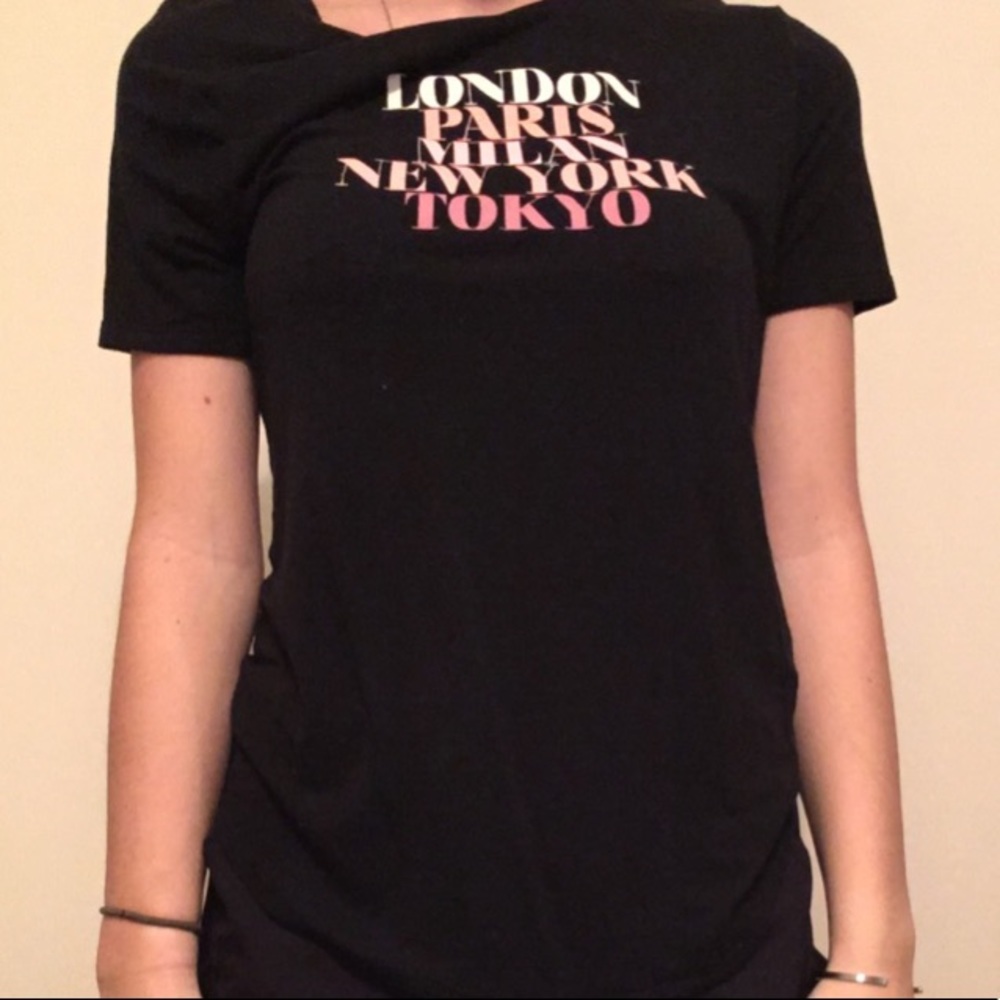 Old navy t shirt